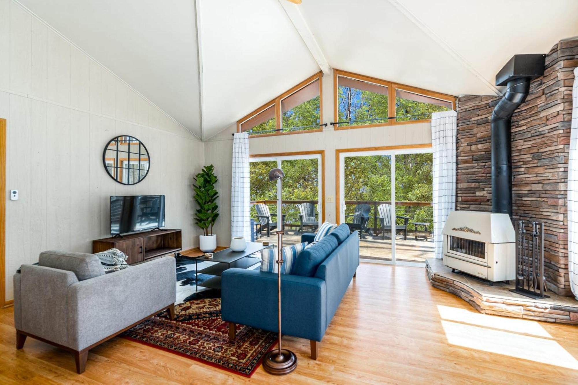 Chalet W Hot Tub, Large Deck, Grill, & Fast Wifi Berkeley Springs Ngoại thất bức ảnh
